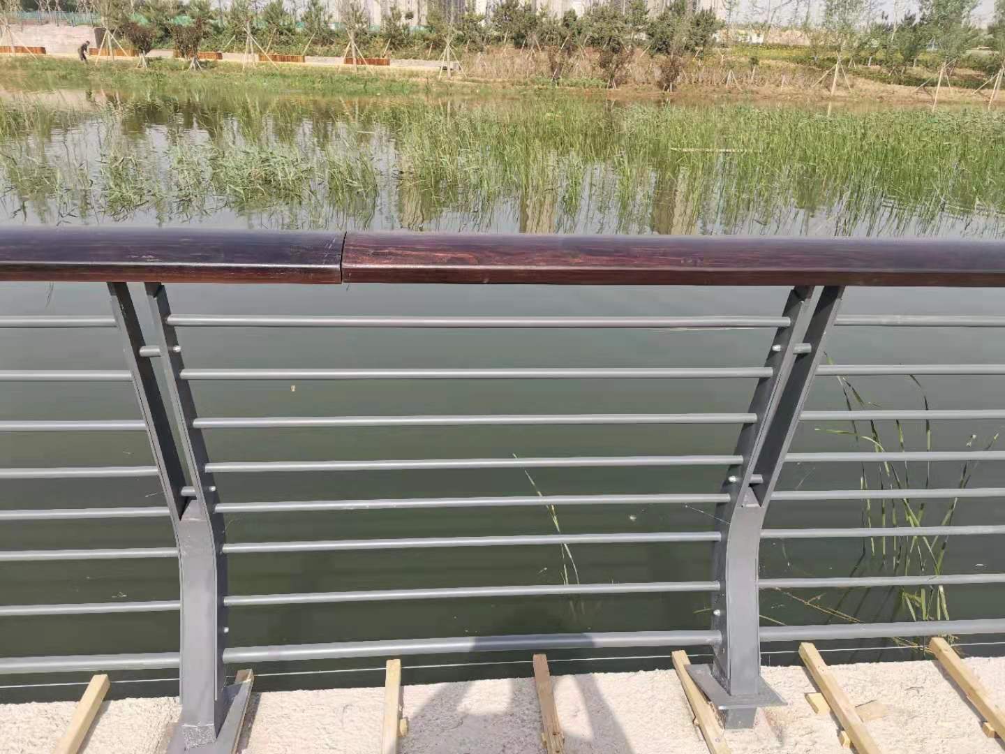 白银市桥梁防撞护栏河道护栏 - 一站式服务
